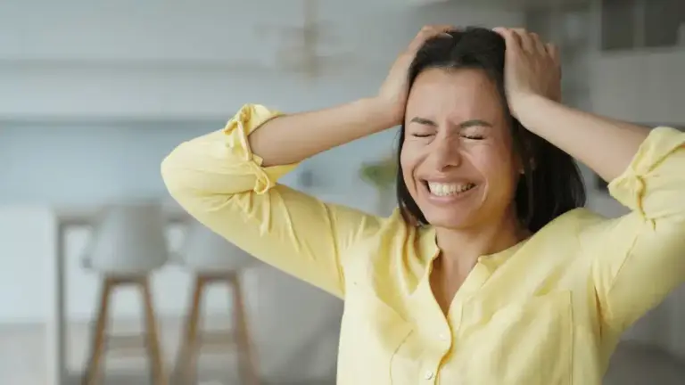 Síndrome pré-menstrual: sintomas, causas e tratamento