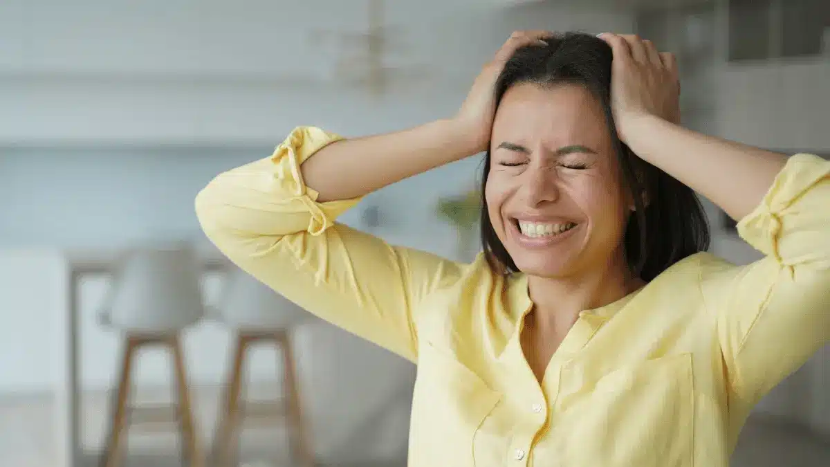 Síndrome pré-menstrual: sintomas, causas e tratamento
